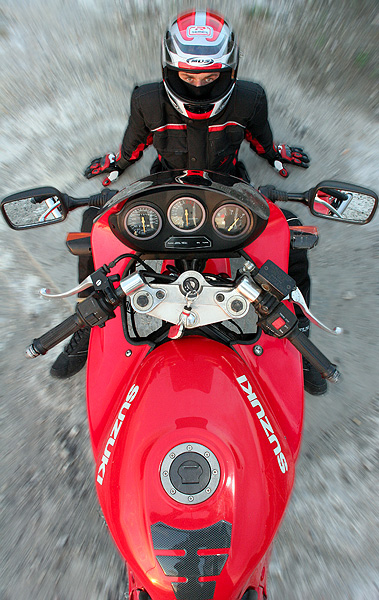 ...raz na wozie raz pod motorem...