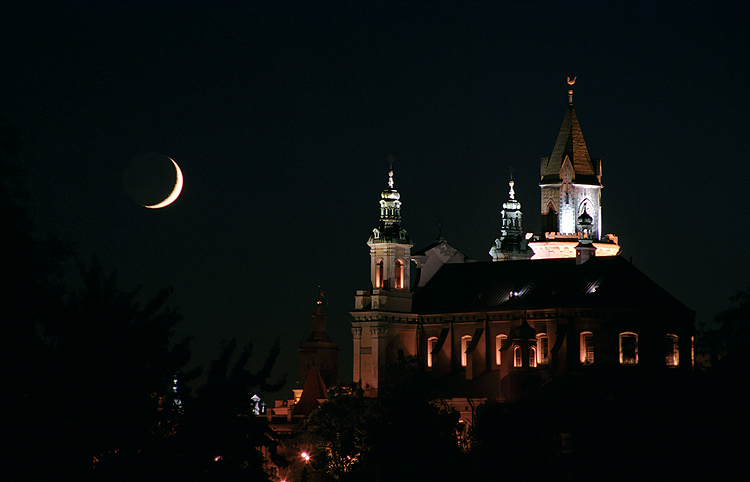 Księżyc nad Katedrą