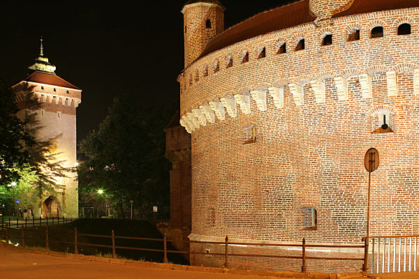 ZABYTKOW Krakowa nocne pejzaze
