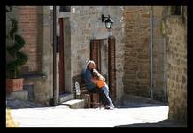 Dziadek z wnuczką. Cortona.