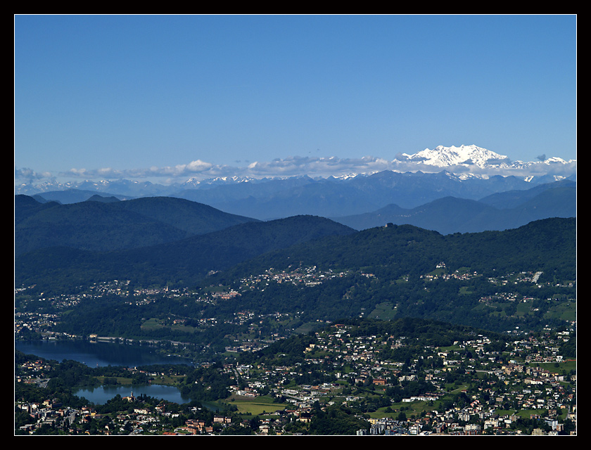 Fragment Lugano i Monte Rosa w głębi (oddalona o około 200km).