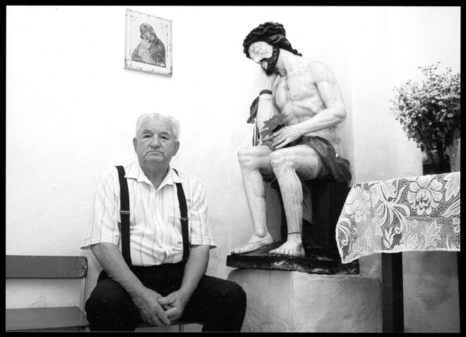 w kapliczce