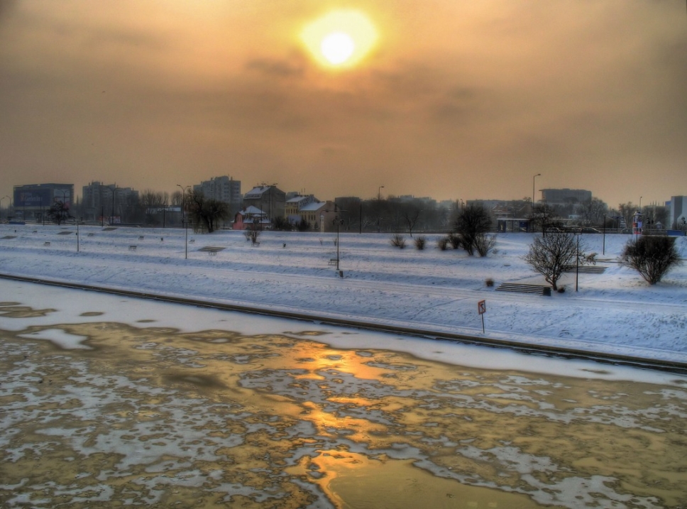 Wały wiślane z mostu Grunwaldzkiego HDR