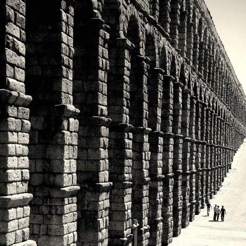 pokonać mur