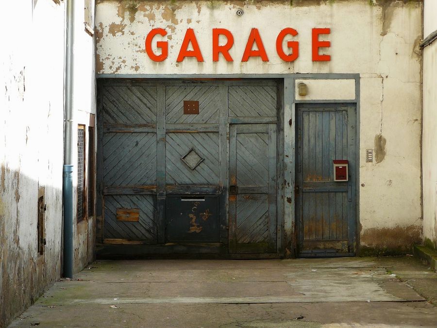 Garage..
