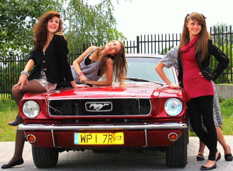 Czerwony Mustang