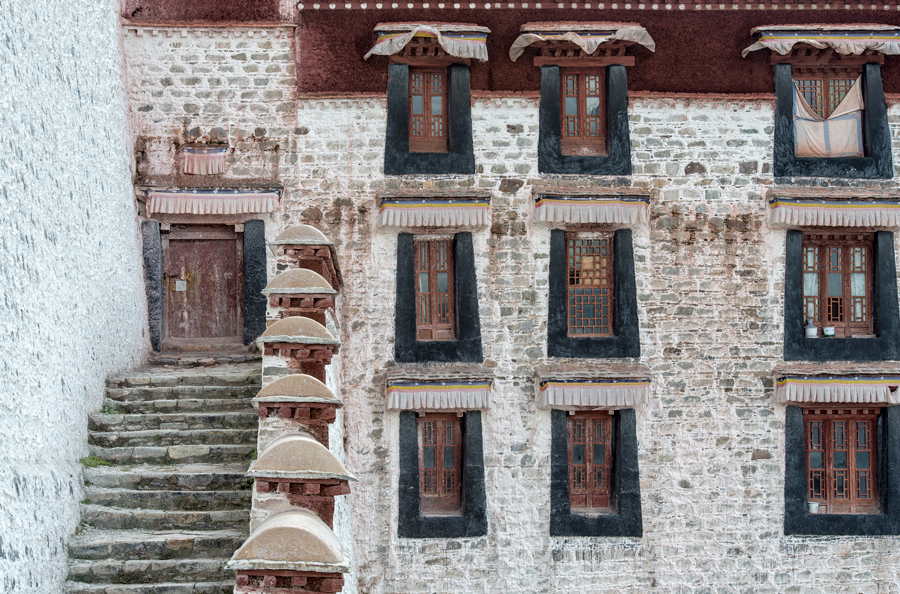 OKNA - Potala
