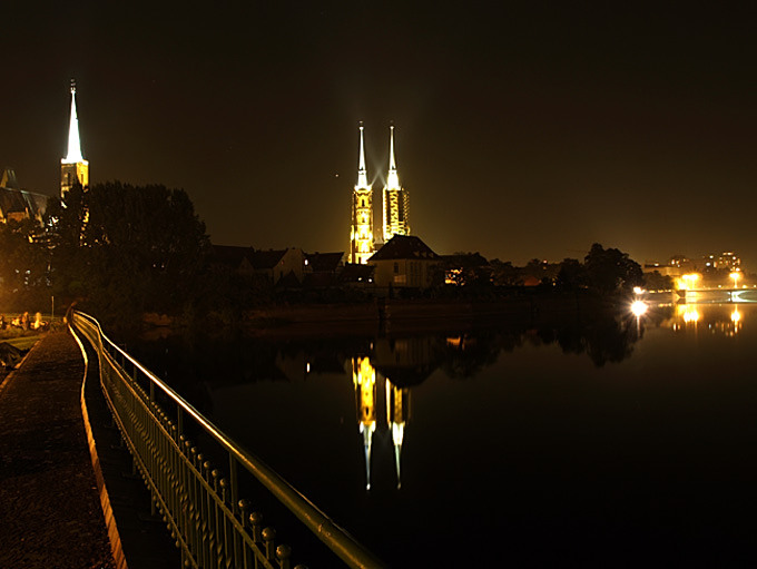 Ostrów Tumski nocą