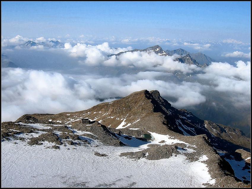 widok ze schroniska Gniffetti