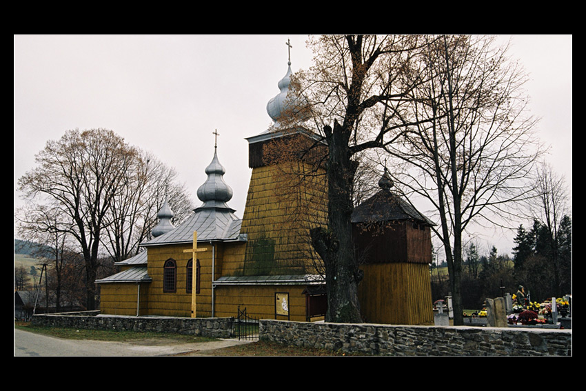 Cerkiew w Piorunce w kolorze