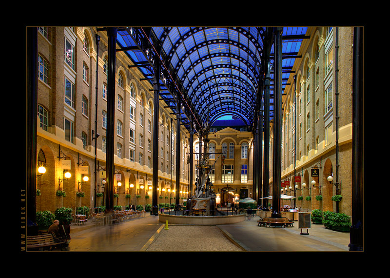 Hay's Galleria, London
