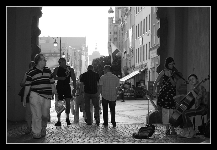Emocje - zero demagogii poczuj nastrój...