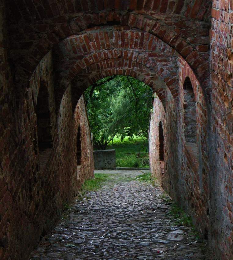 SCHODY ANGIELSKIE PUŁAWY