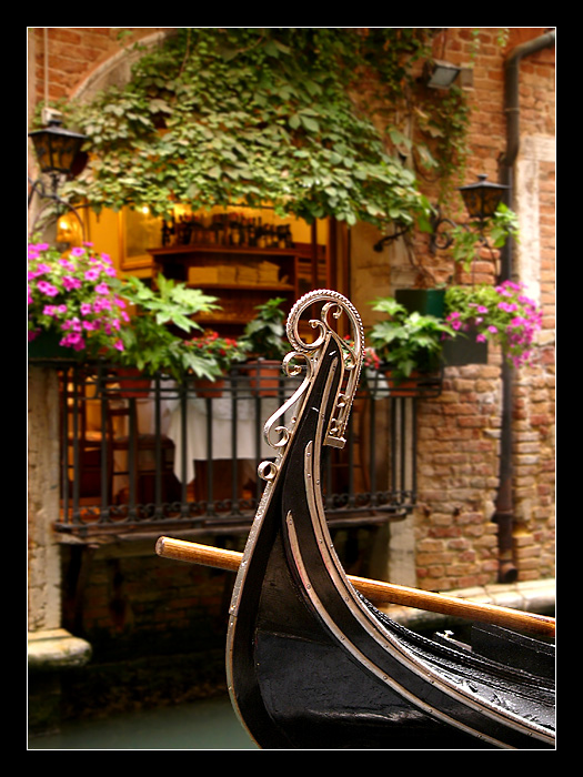 ...gondola...