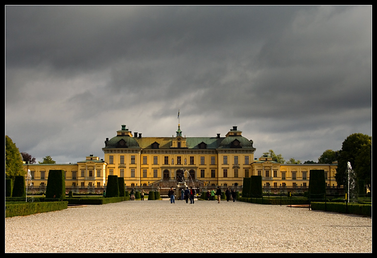 Pałac w Drottningholm(widok od strony ogrodu) - Szwecja