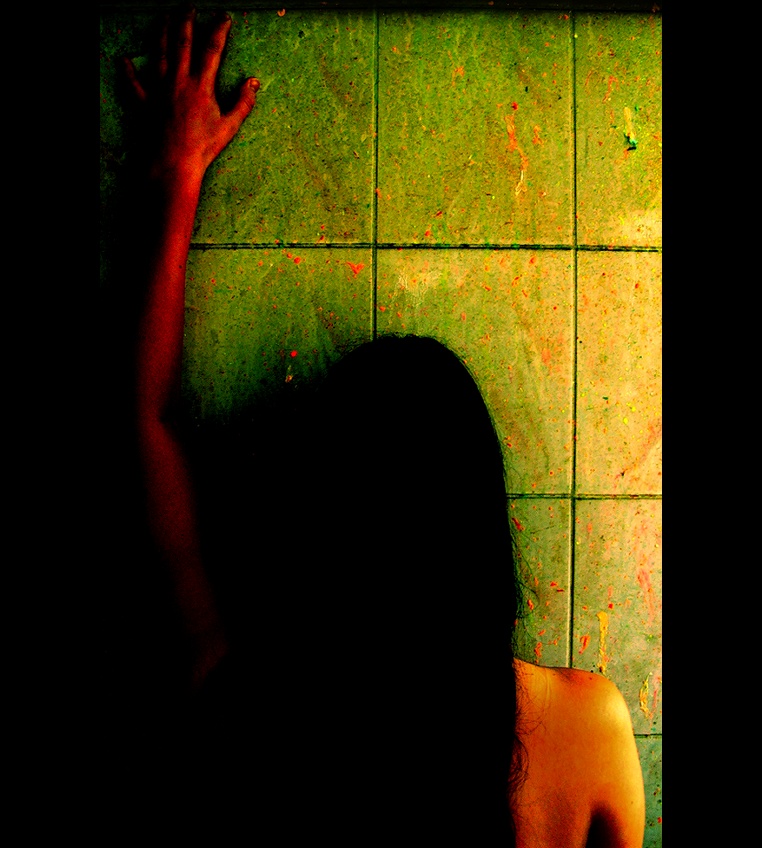 I cannot cry `cause the shoulder cries more...