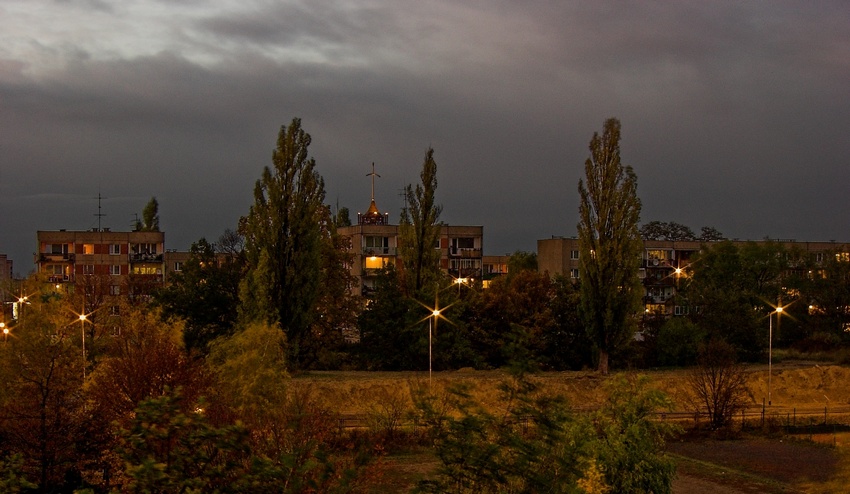 widok z okna - jesienny wieczór