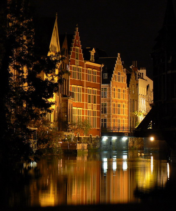 Ghent nocą