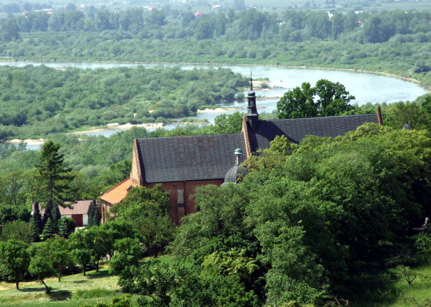 Sandomierz leży nad Wisłą...