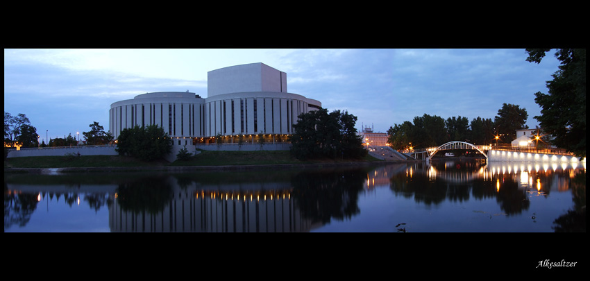 Panorama Opery Nova
