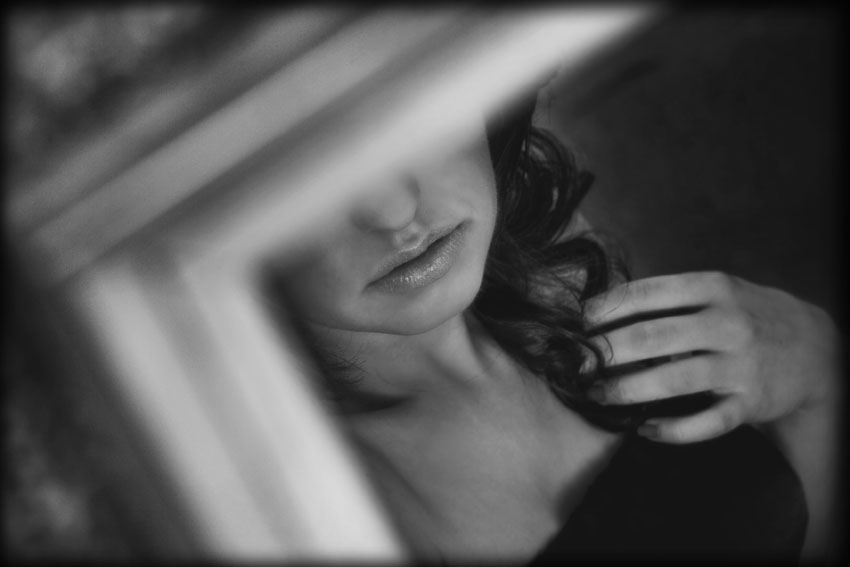_+___: w zwierciadle.