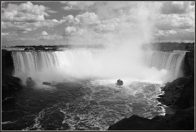 Niagara BW
