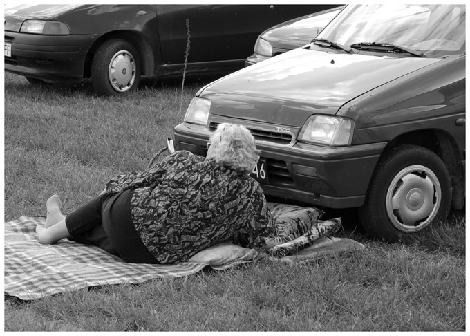 AUTO-NAPRAWA HELENA HOLL