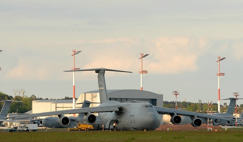 C-5 Galaxy Nr 90003 :)