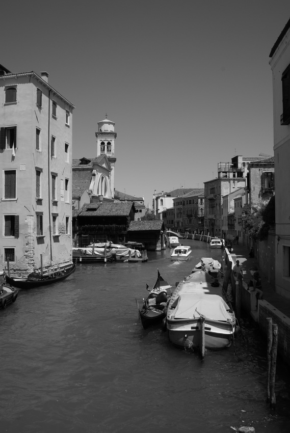 vEnEzIa