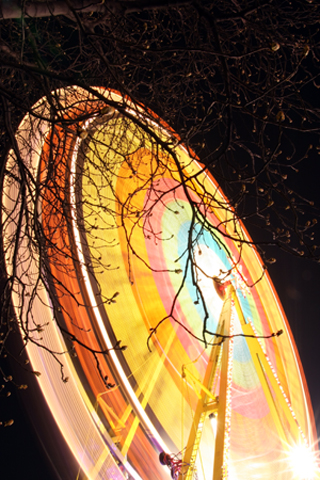 A w mojej głowie słońc milionami karuzela nocą lśni