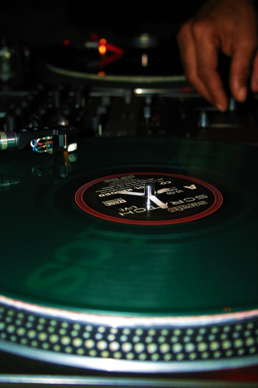DJ