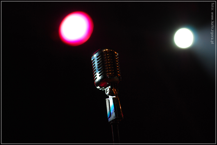 \"One Mic\"