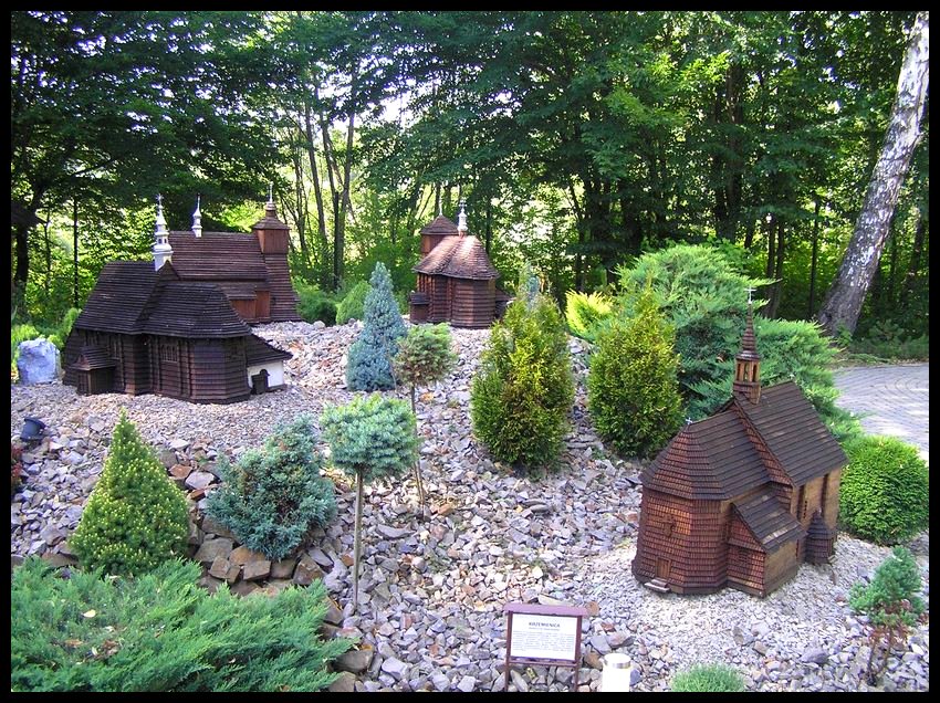 Myczkowce - miniatury świątyń