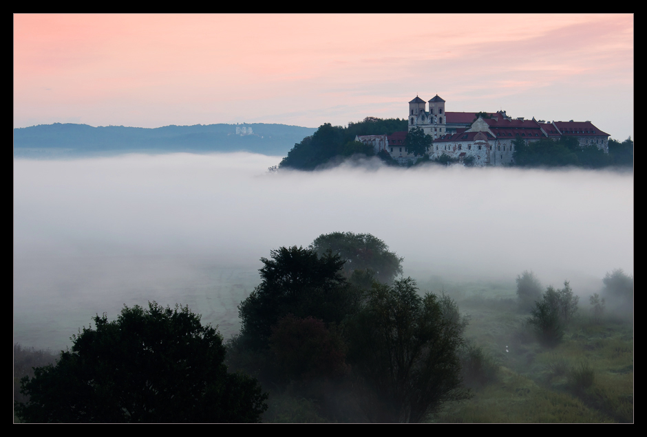 Poranny, mglisty Tyniec 3