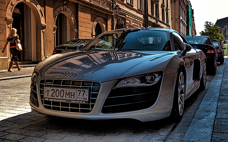 AUDI R8