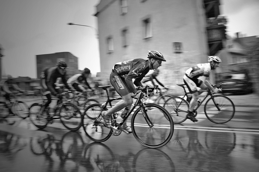 ... cykliści - peleton ...