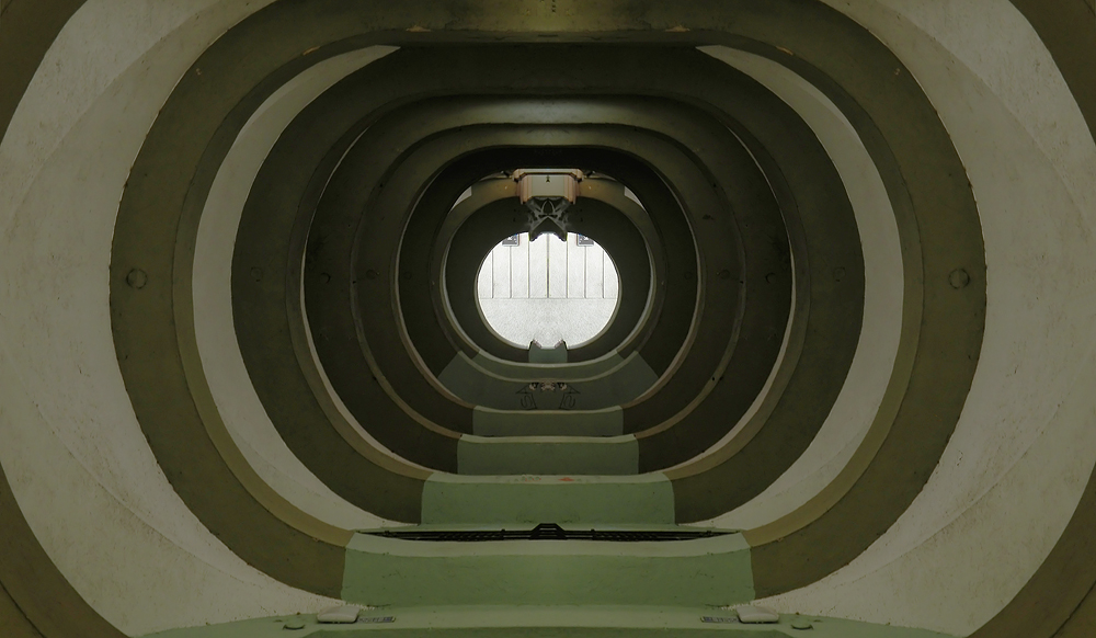 Tunel .........
