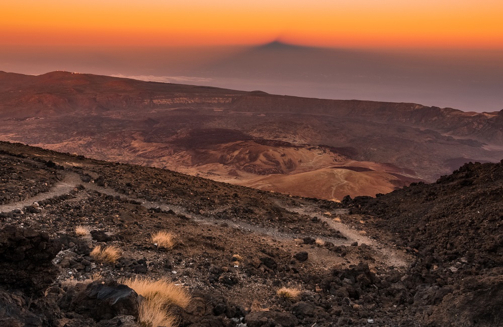 W CIENIU TEIDE...