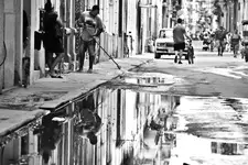 LUSTERECZKO POWIEDZ PRZECIE . . . 