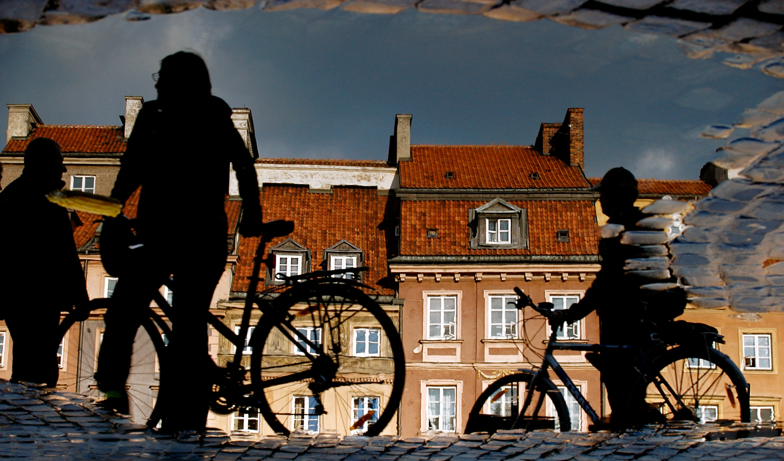 PO DRUGIEJ STRONIE LUSTRA