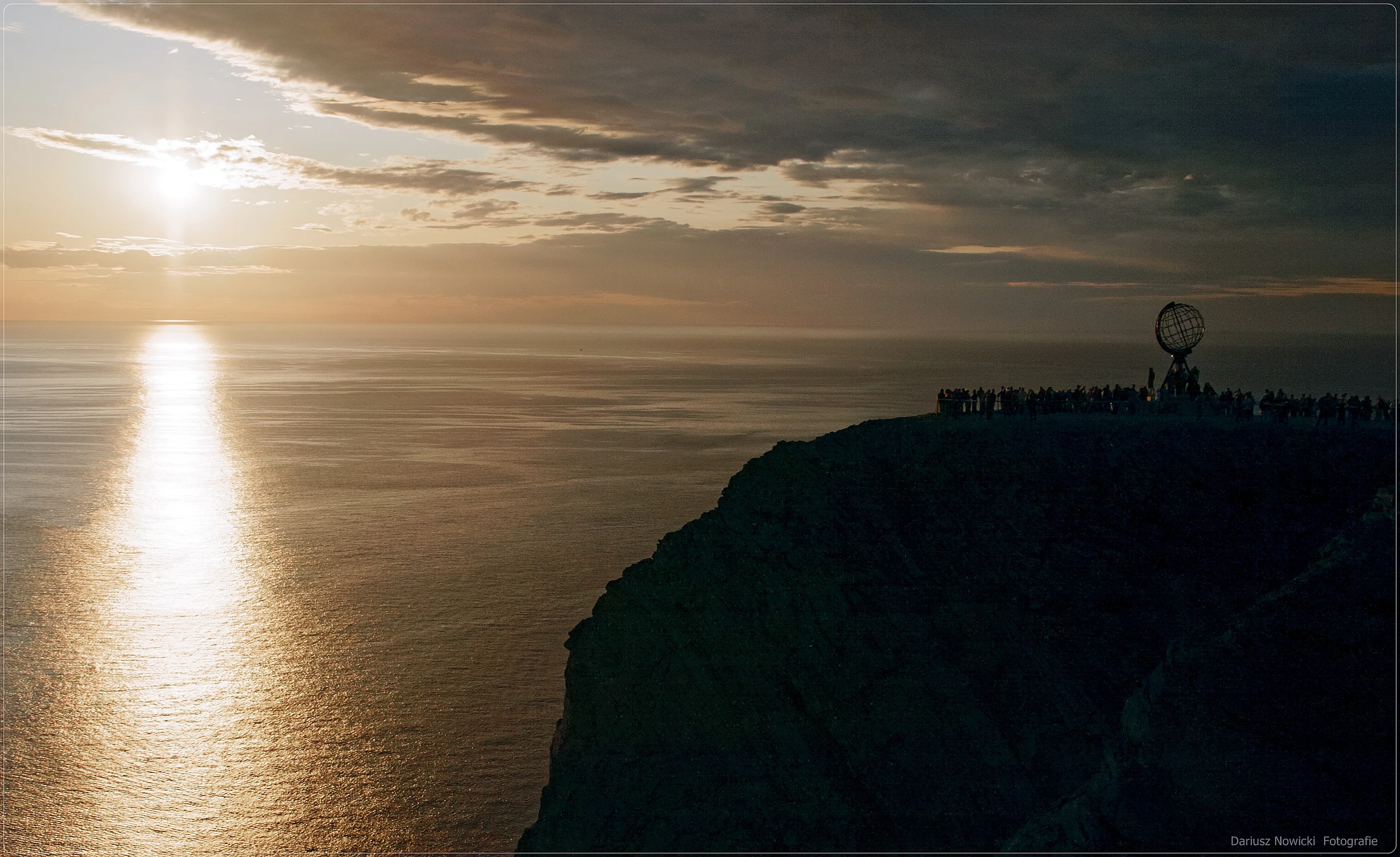 a słońce krąży i dzień i noc