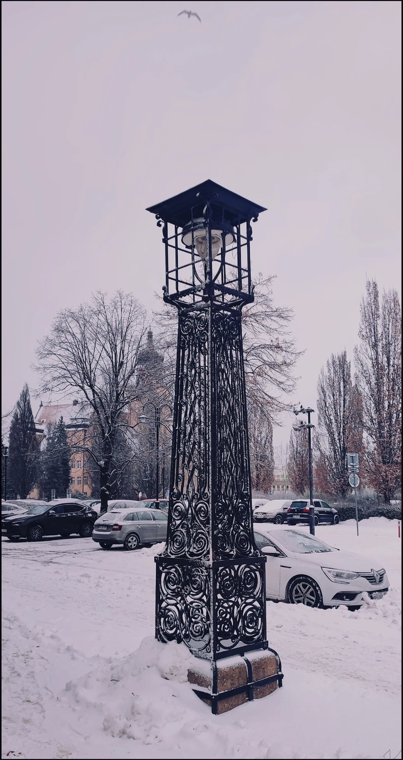 Lampa  kiedyś  gazowa .