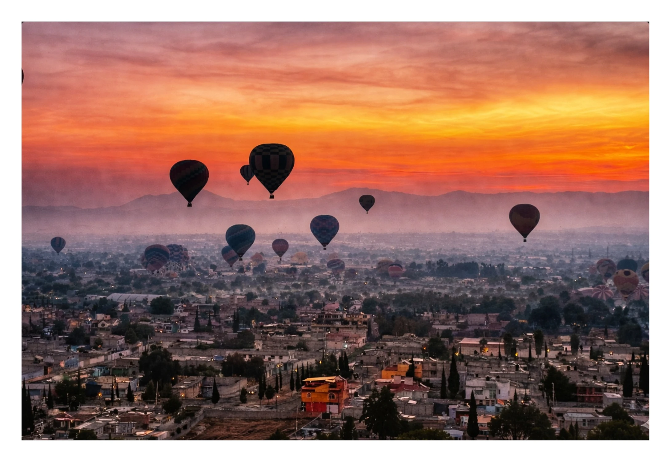 Lot nad starożytnymi piramidami Teotihuacán