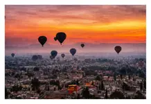 Lot nad starożytnymi piramidami Teotihuacán