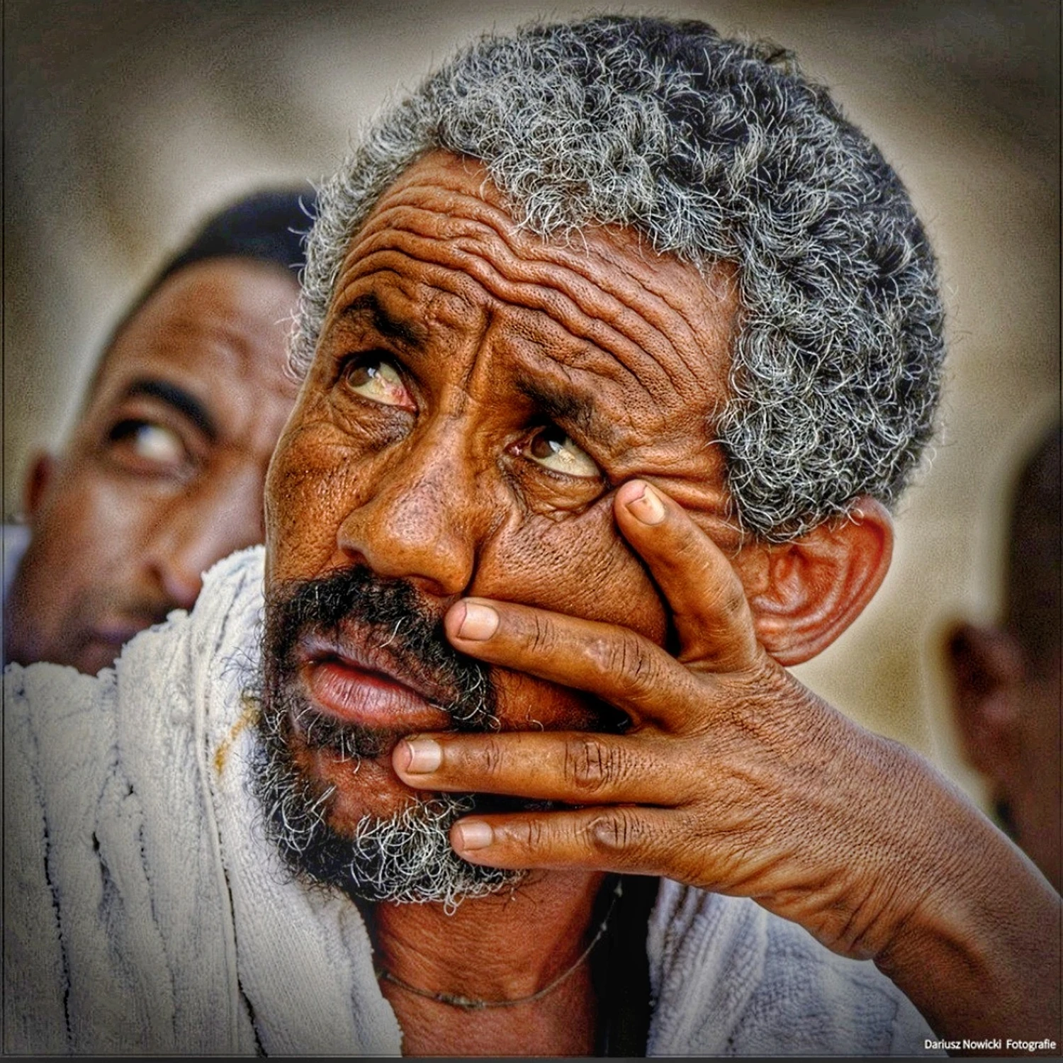 Patrząc na wspinaczkę.