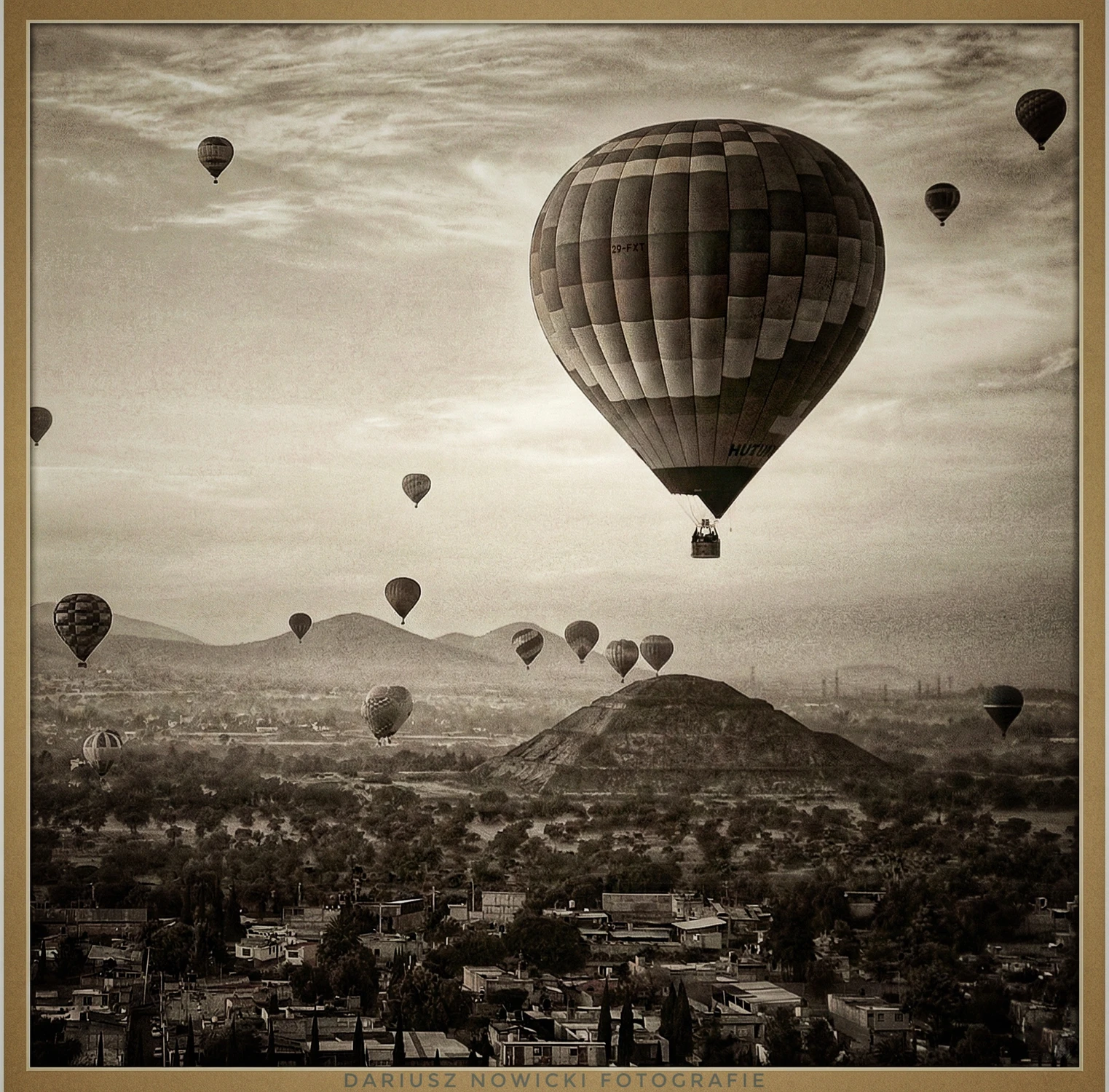 Nad Piramidą Słońca