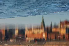 Toruń pod lodową chmurą