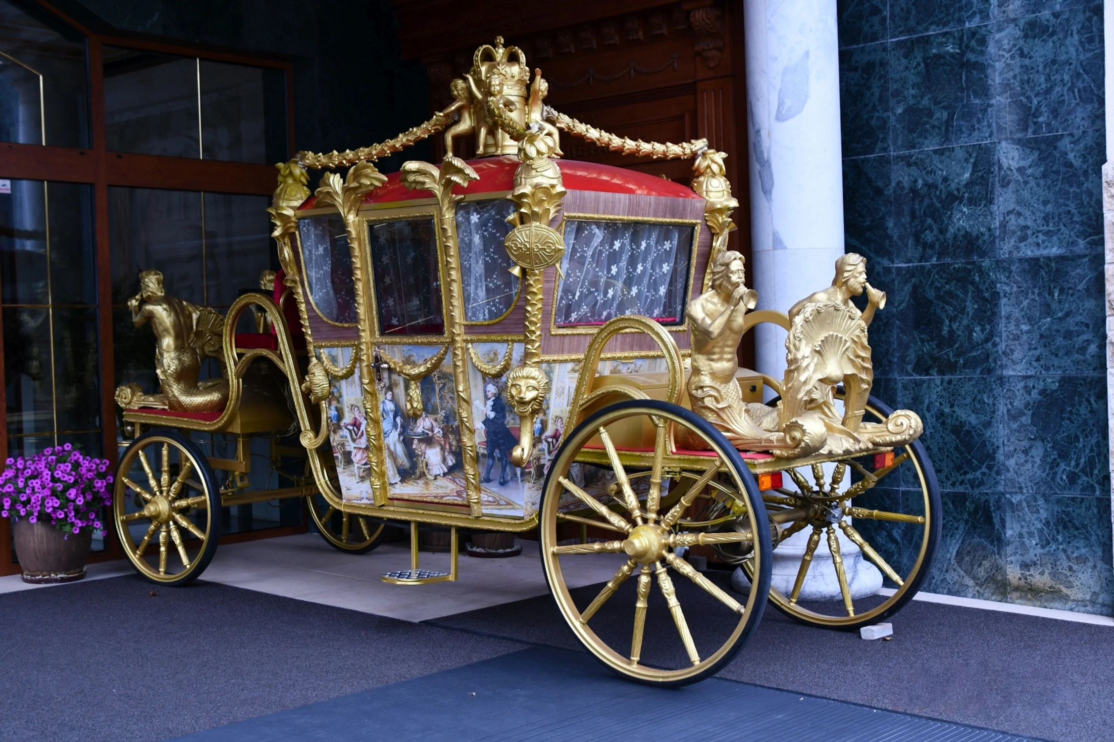 Dla królewien, księżniczek i Kopciuszków.