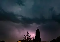 W burzowy wieczór.