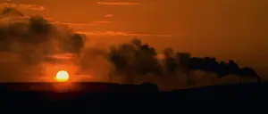 Wschód słońca nad kopalnią w Fort McMuray